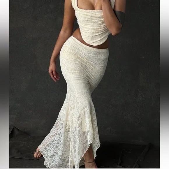 House of CB THERESE Vintage Cream Lace Maxi Skirt - Picture 1 of 4